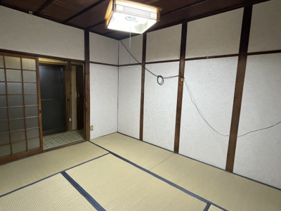 【和室】 | 奥野貸家 | 1階の和室です。照明は残置物です。