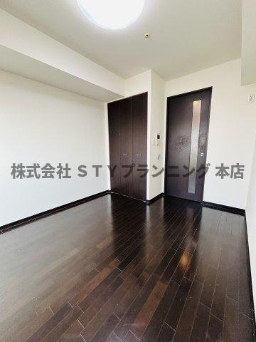 仲介手数料0円！プレミアムコート名古屋金山インテルノの居間・リビング