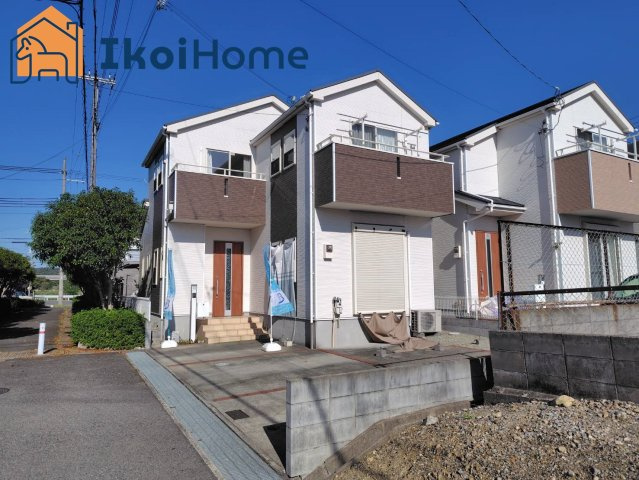 神戸市西区池上２丁目　中古一戸建の外観|2015年に建てられた室内キレイな物件です♪前面道路広々6ｍございますので、すれ違い通行も安心です。