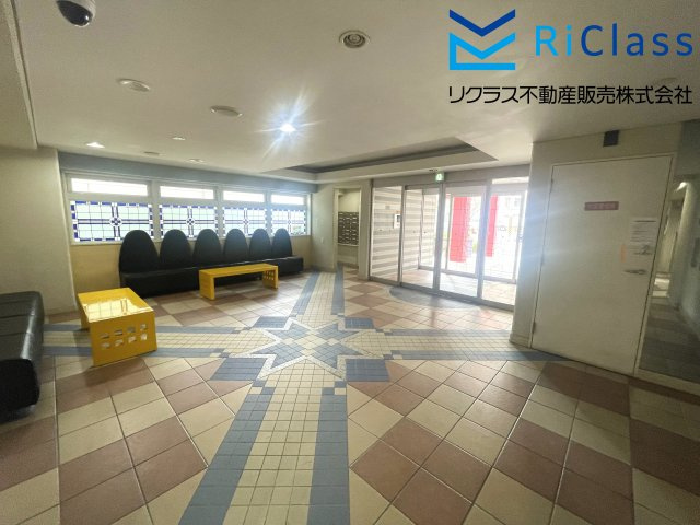 ワコーレペイサージュ神戸のエントランス|落ち着いたエントランスです