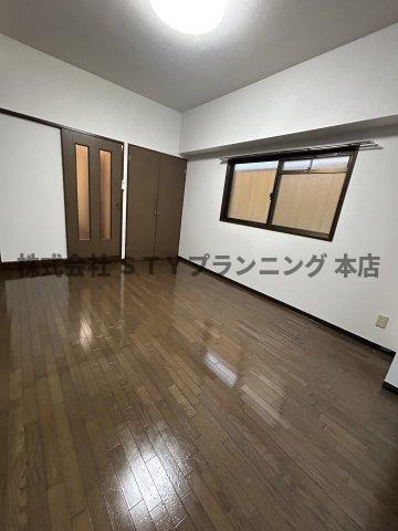仲介手数料０円！アーバンライフヤマゼンの居間・リビング