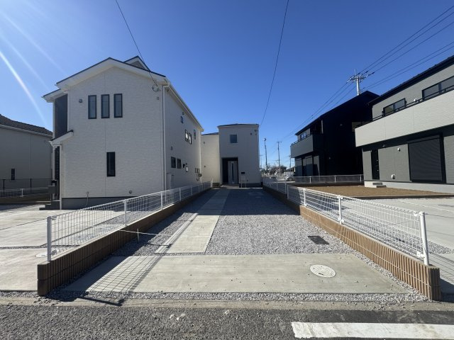 新築　太田市岩瀬川町第8　Livele Garden.S  2号棟の駐車場|現地写真　駐車スペースは3台分可能です！
