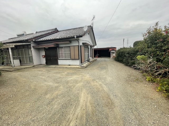 藤岡市中栗須　中古1090の駐車場