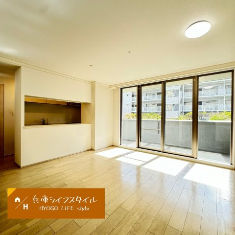 エスリード西宮甲陽園Ⅱ番館の居間・リビング|リビング