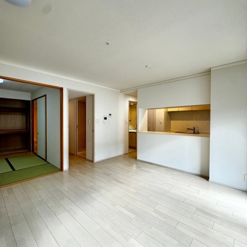 エスリード西宮甲陽園Ⅱ番館の居間・リビング|リビングダイニング