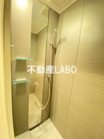 リエゾンコート弁天町のシャワールーム