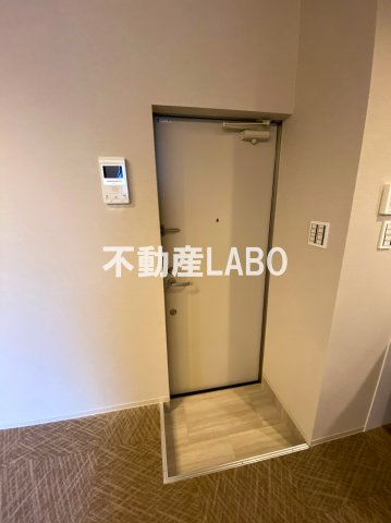 リエゾンコート弁天町の玄関