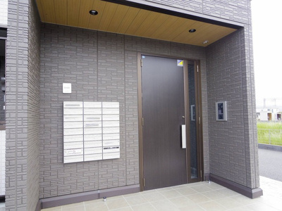 【エントランス】 | Fleur(フルール） A | オートロックエントランス