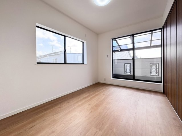 向日市寺戸町三ノ坪　中古戸建の洋室