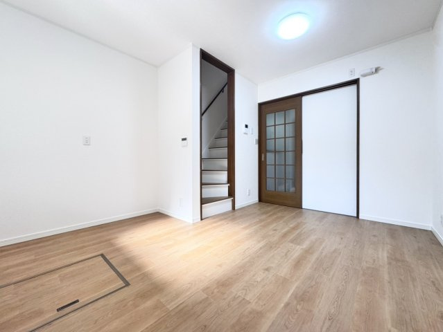 向日市寺戸町三ノ坪　中古戸建の居間・リビング