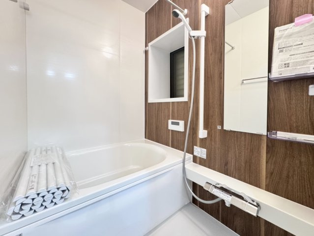 向日市寺戸町三ノ坪　中古戸建の浴室