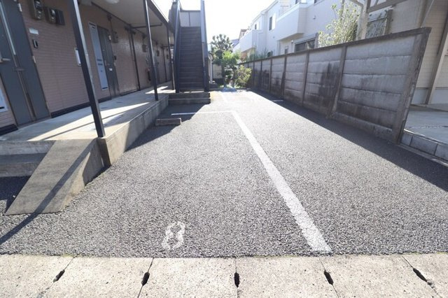 エスポワールの駐車場