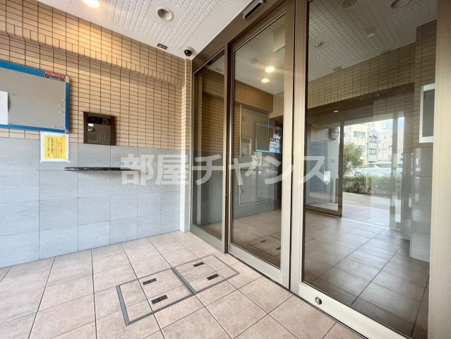 共同ハイツ西大須のエントランス