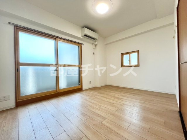 共同ハイツ西大須の居間・リビング