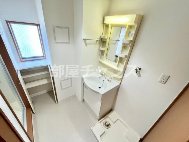 共同ハイツ西大須の独立洗面台