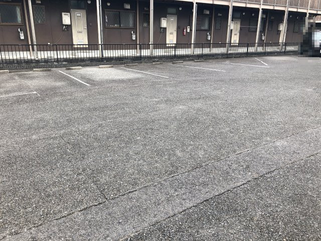 上六ハイツの駐車場