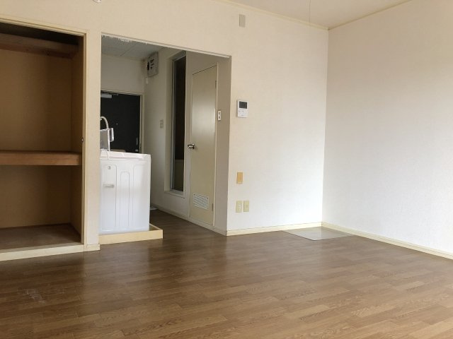 上六ハイツの洋室