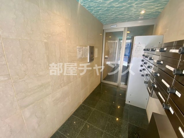 第六加藤ビルのエントランス