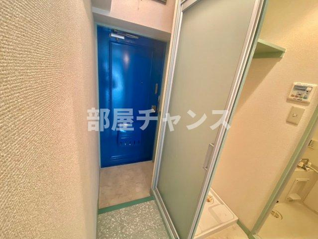 第六加藤ビルの玄関