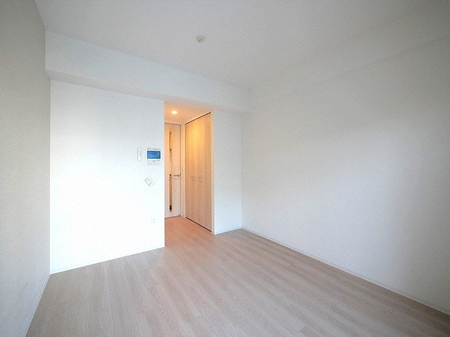 Quintet NAMBAの居間・リビング