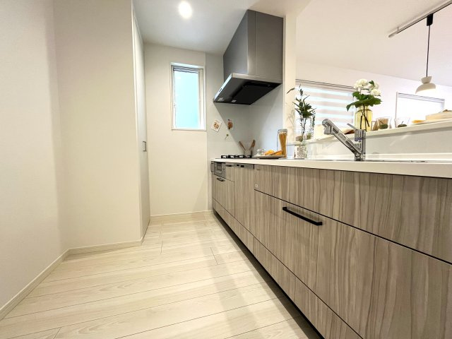 西区井口四丁目　№36312のキッチン|木目調で
落ち着いたキッチン