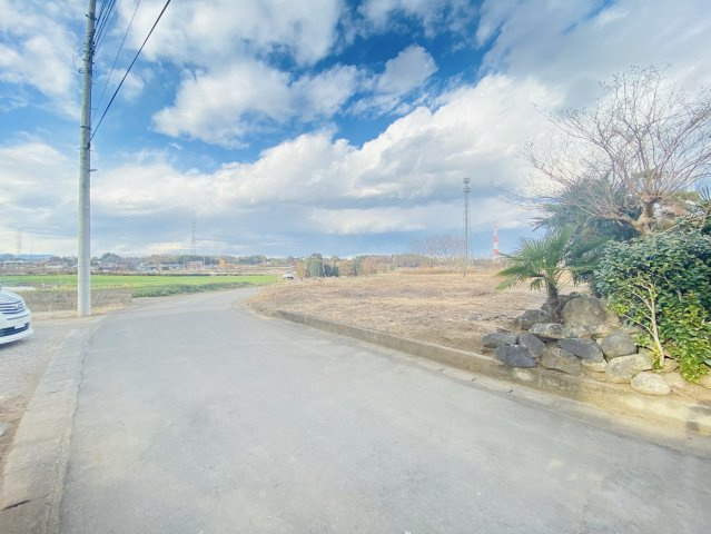 敷地面積１４２坪　売地　狭山市柏原の前面道路含む現地写真|前面道路　南西側公道約5.0ｍ