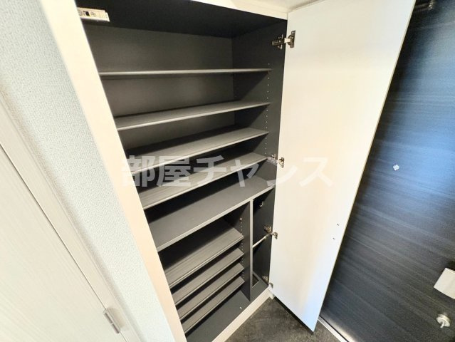 プレサンス名古屋STATIONルミアスの収納