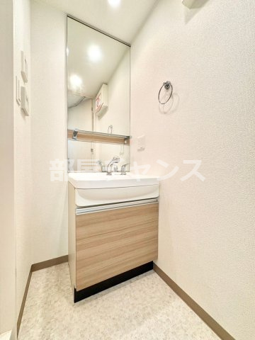 プレサンス名古屋STATIONルミアスの独立洗面台