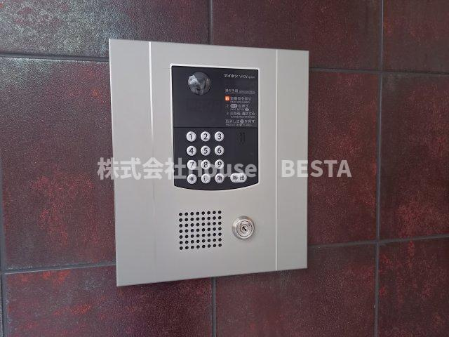 ボンニー元町のエントランス