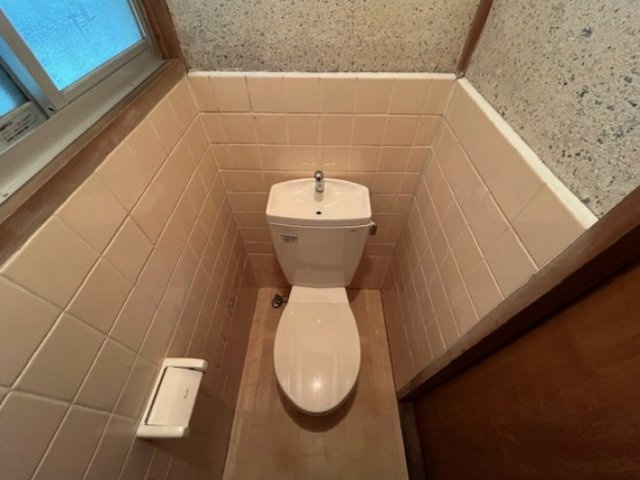 寿町戸建の玄関