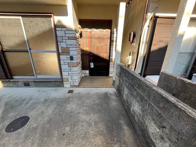 寿町戸建のエントランス