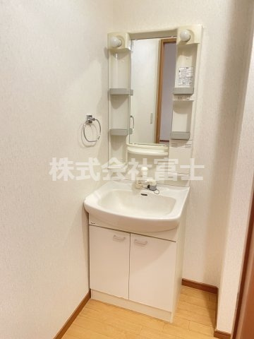 エスポワール新興町の独立洗面台