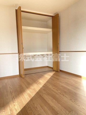 エスポワール新興町の洋室
