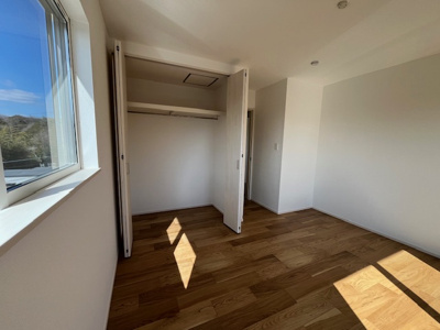 【収納】 | 鈴蘭台北町３丁目　新築戸建 | こちらも大きなクローゼットがあります。