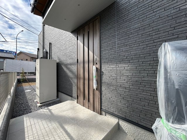 戸建　一宮市木曽川町黒田　全2区画分譲の玄関|玄関ドアの鍵はディンプルキーと内側はサムターンキーになっており防犯性の高い仕様になっています。