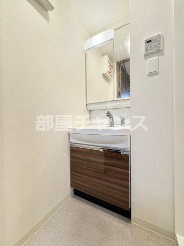 プレサンス丸の内アドブルの独立洗面台