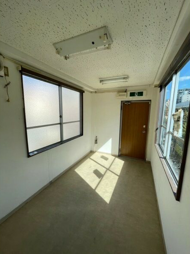 大阪市中央区日本橋１丁目の店舗事務所の内装