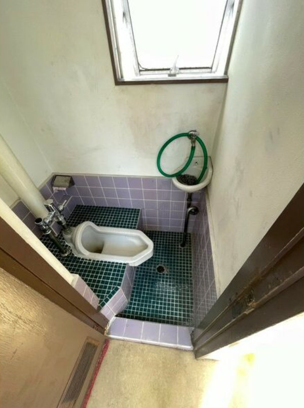 大阪市中央区日本橋１丁目の店舗事務所のトイレ