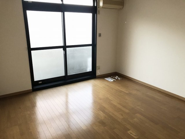 【居間・リビング】 | レオパレスクリスタルⅡ