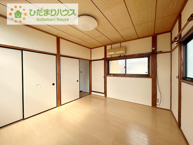 日立市十王町伊師　中古戸建の寝室|天井の高い主寝室。ゆっくりと過ごせる大人のくつろぎ空間！