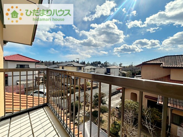 日立市十王町伊師　中古戸建のバルコニー|あたたかな光が差し込む、南向きのバルコニー(#^^#)