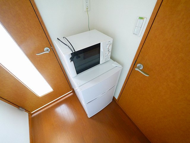 レオパレスＭａｒｊｏｒａｍの設備|2ドア冷蔵庫・電子レンジ