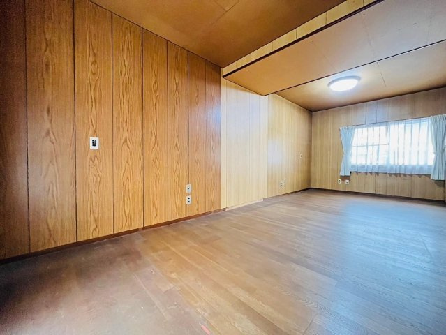 中古戸建　瑞穂市本田　昭和47年築の洋室|2階洋室