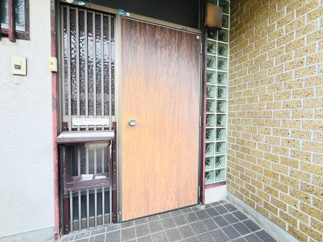 【商談中】中古戸建　瑞穂市本田　昭和47年築の玄関