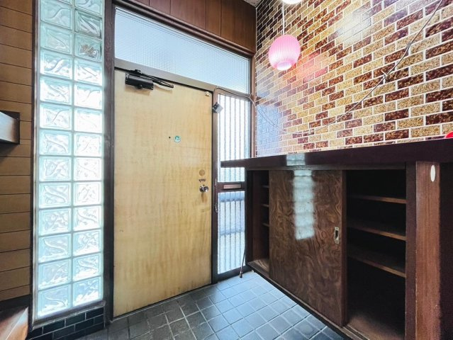 【商談中】中古戸建　瑞穂市本田　昭和47年築の玄関