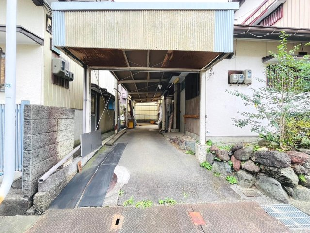 中古戸建　瑞穂市本田　昭和47年築の駐車場