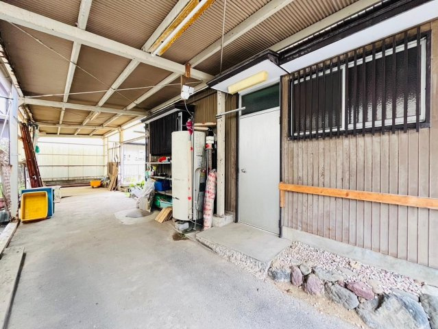 【商談中】中古戸建　瑞穂市本田　昭和47年築の駐車場