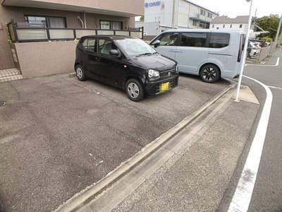 【駐車場】 | ブロードⅢ【名古屋市賃貸・都市ガス】