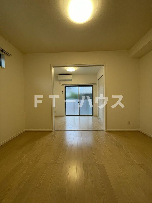 UCDA Residence新検見川の居間・リビング
