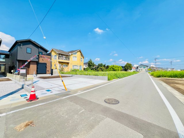高崎市下之城町の前面道路含む現地写真|前面道路6ｍで交通量も少なく、駐車も楽々♪